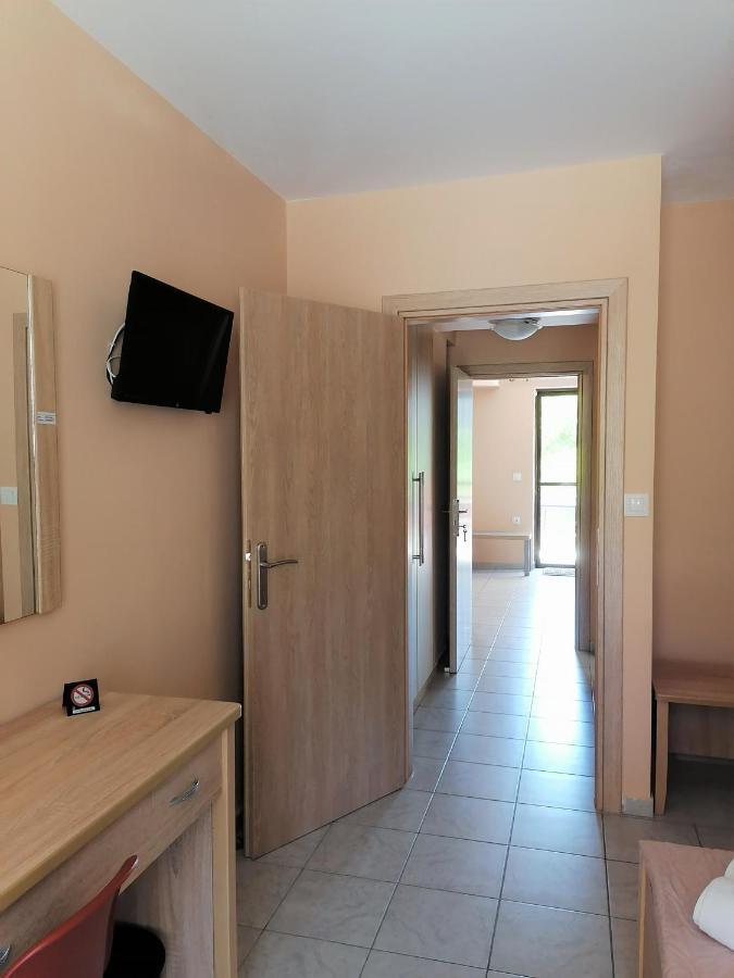 Nini'S House 1 Apartman Nidrí Kültér fotó