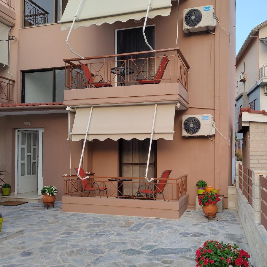 Nini'S House 1 Apartman Nidrí Kültér fotó
